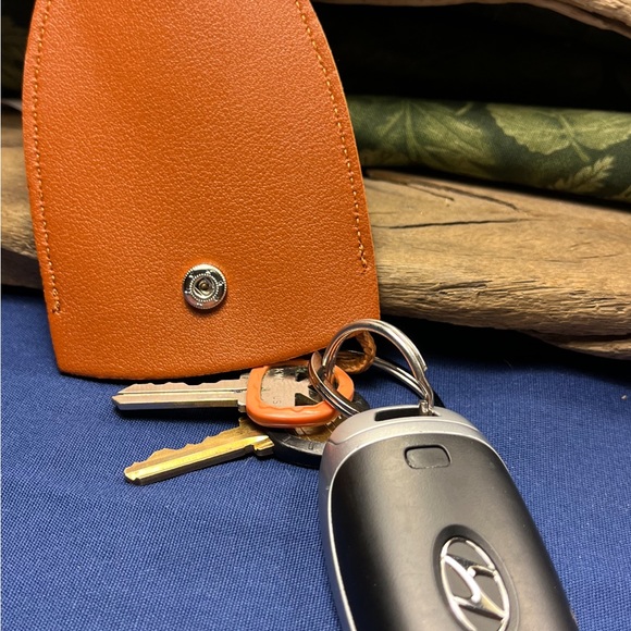 98-HTT New PU Leather Keychain Organizer Snap Close & Four Color Choices - Picture 12 of 12